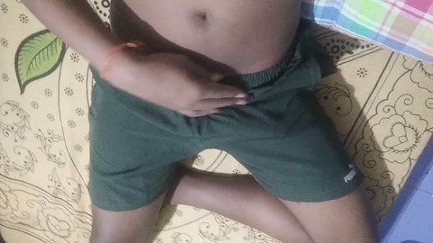 Muskulöse Männer werden unartig mit ihren massiven Schwänzen HD Gay movie