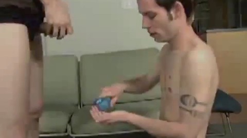 Пидор, работа руками, handjob HD Gay movie
